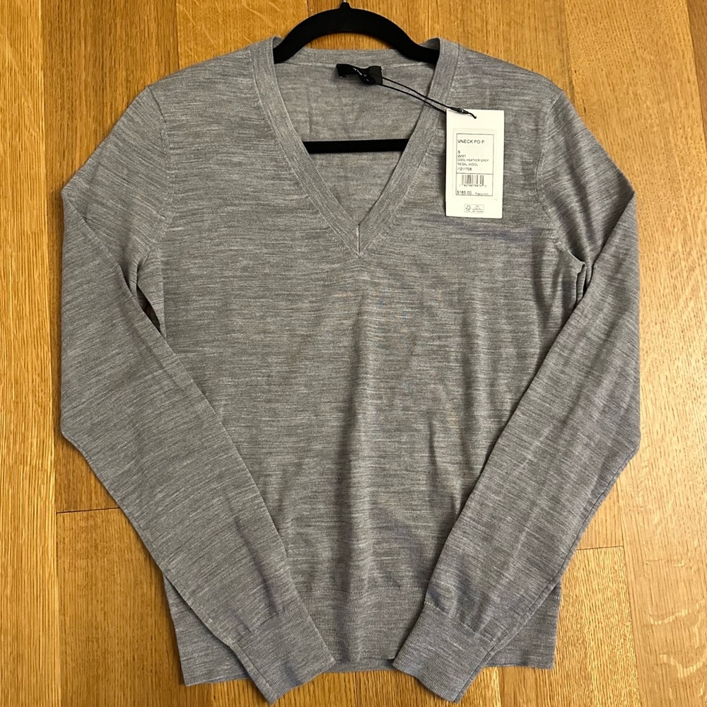 NWT Theory V-Neck Sweater in Merino Wool Small - Picture 2 of 5